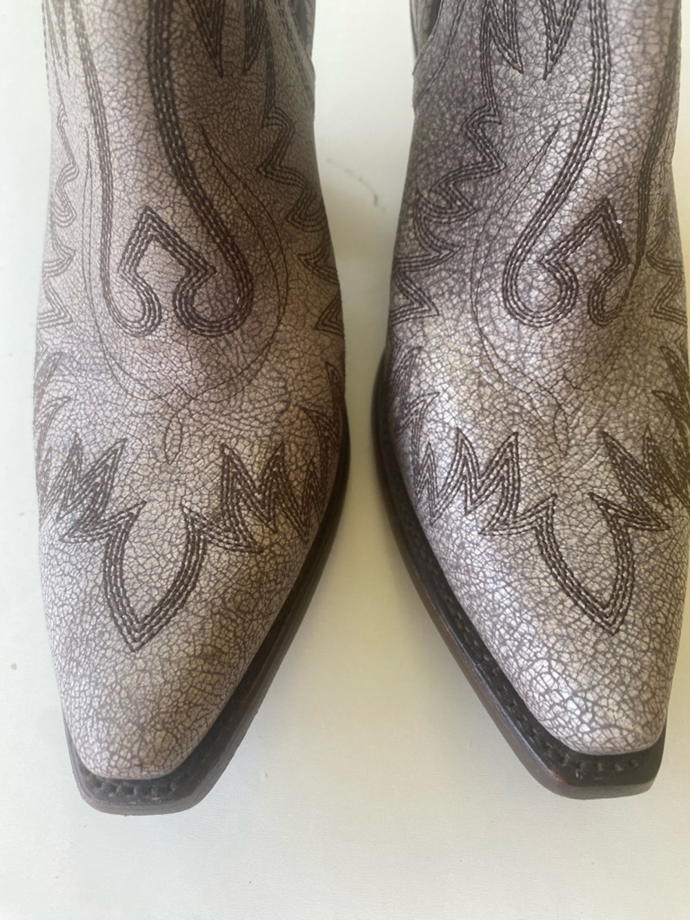 Ariat Dixon Crackle Distressed Ankle Boot Sz 9 $210 Last Markdown - Picture 7 of 8